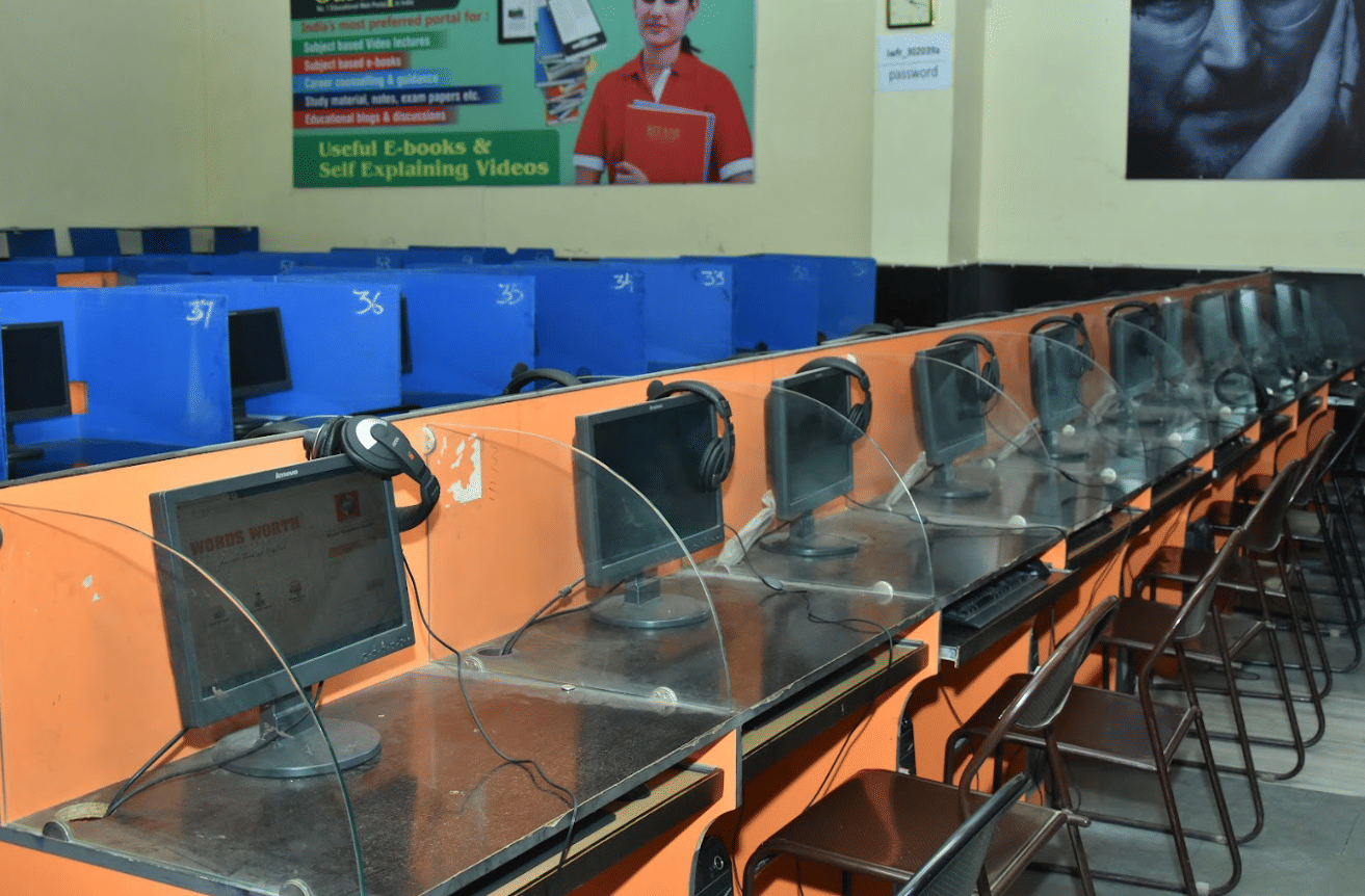 Biyani Girls College Jaipur Labs photo 26